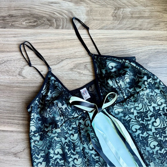 Seducción by Lovable Medium Lace Babydoll Nightgown Black Floral Overlay - Picture 2 of 10